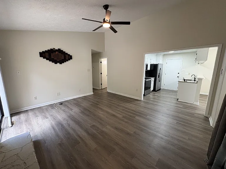 491 Oates Dr — Photo 4
