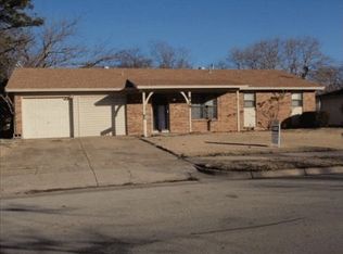 809 E Prairie View Rd, Crowley, TX 76036