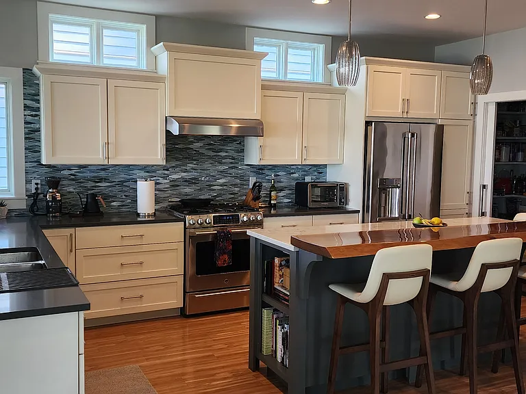 330 E Bay Blvd S — Photo 5