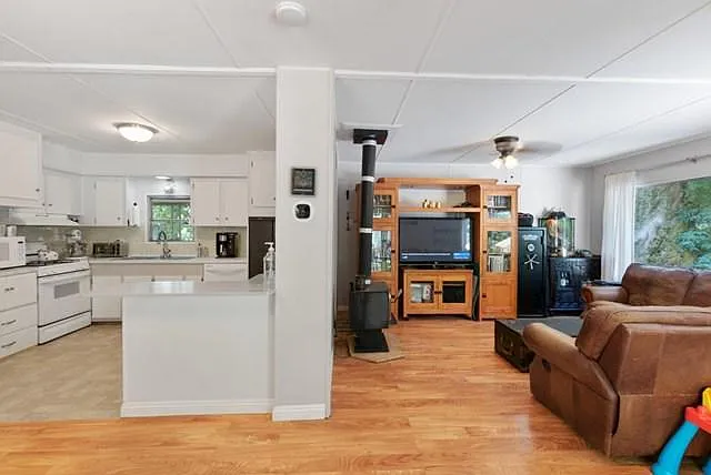 20289 Bear Creek Rd #3 — Photo 5