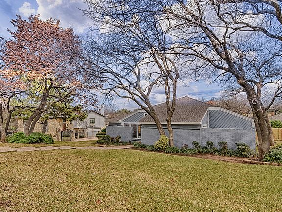 2nd image of 2723 Steamboat Cir