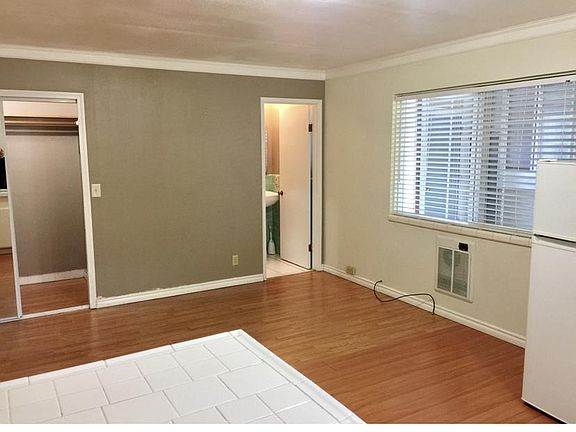 3rd image of 388B S Bernardo Ave