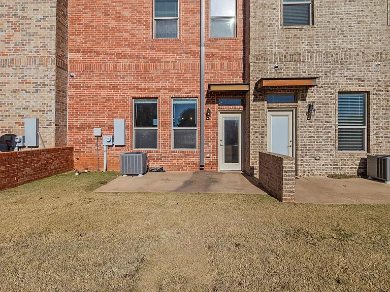 475 S Fretz Ave — Photo 30