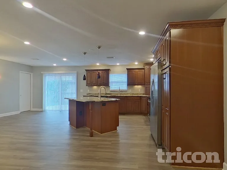 664 Channing Dr — Photo 5