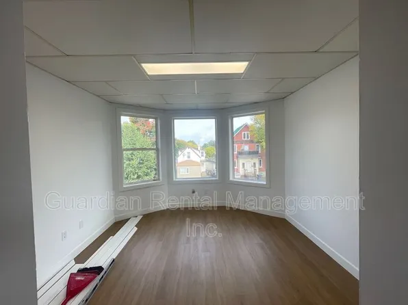 245 McIntyre St APT 2, Thunder Bay, ON P7A 3B3