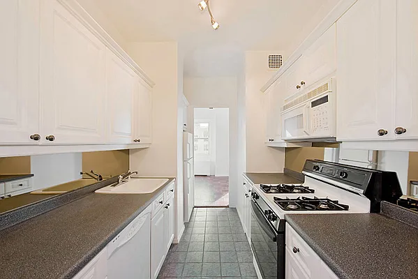 Rented by Brown Harris Stevens | media 12