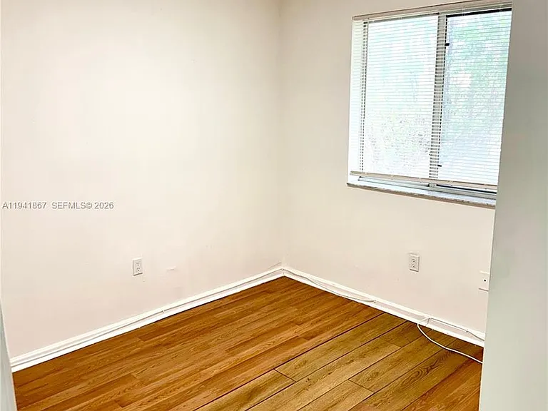 13942 NE 2nd Ave — Photo 5