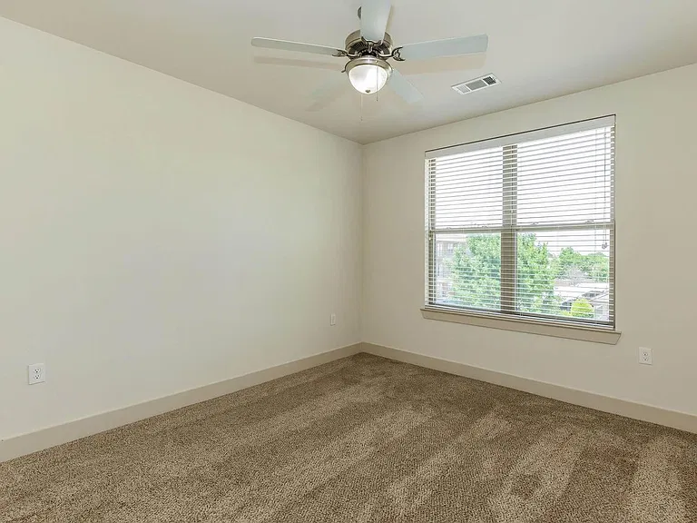 Century Cedar Hill — Photo 34