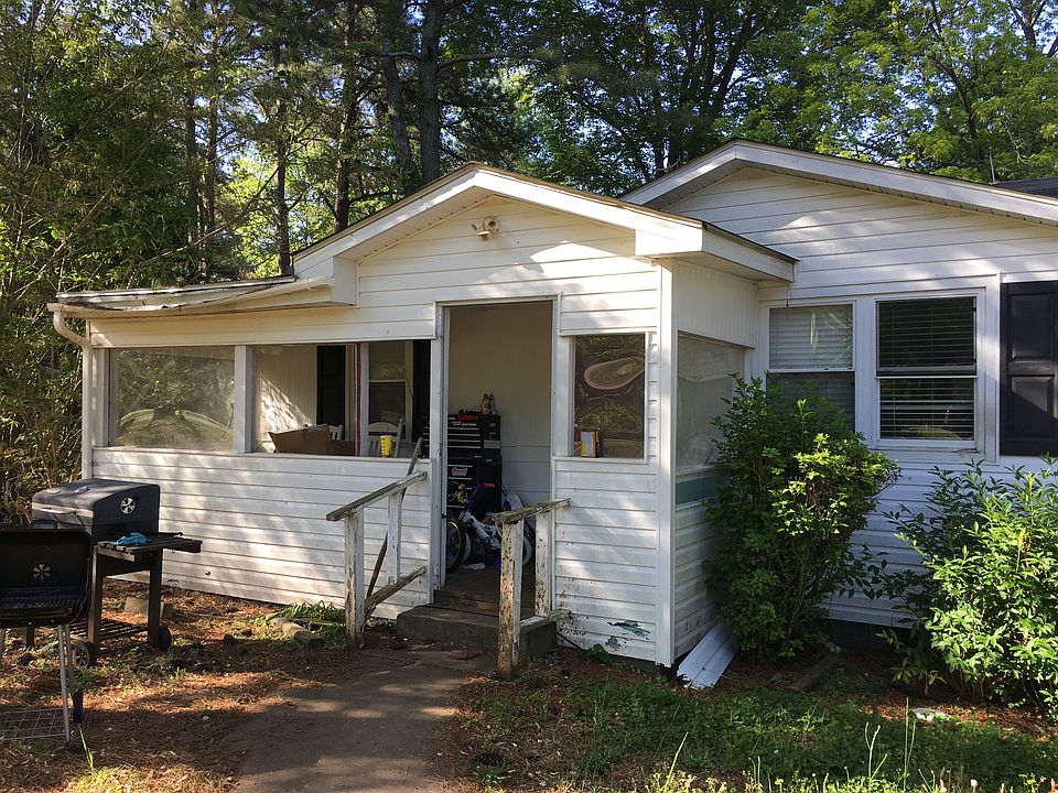 2nd image of 420 Bass Lake Rd