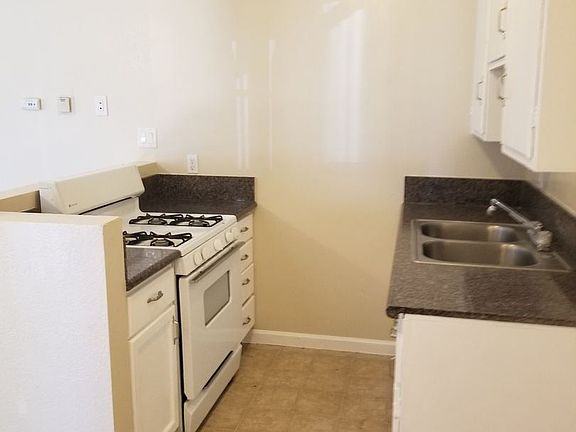 4th image of 751 Bowles St #3C