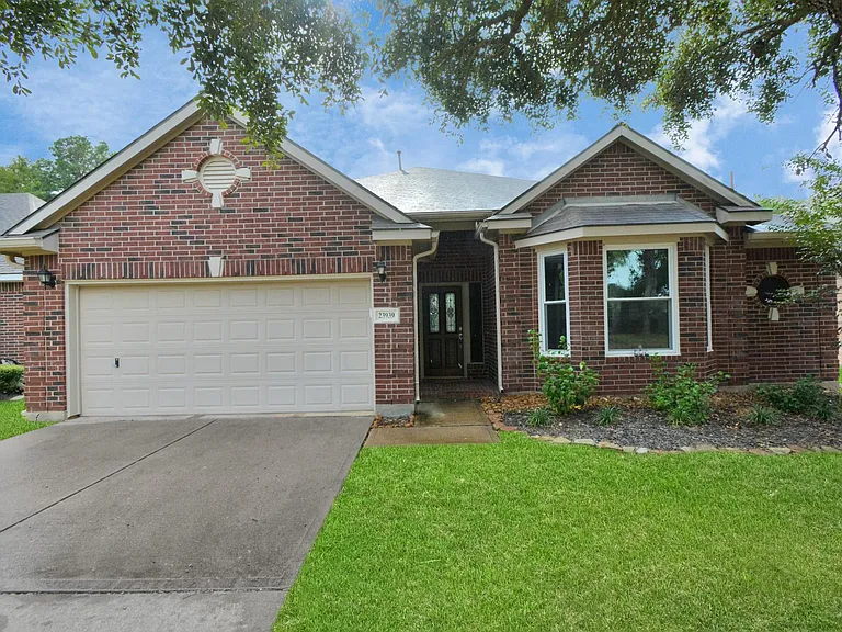23939 River Place Dr — Photo 40