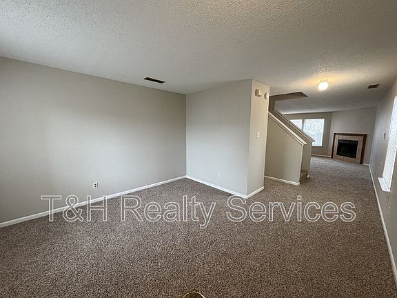 3rd image of 4428 Courtfield Dr