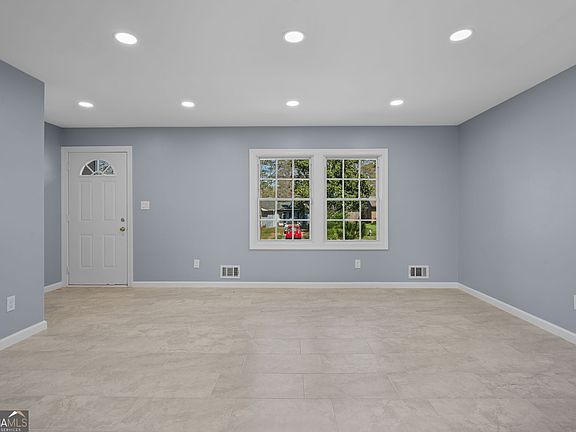 5th image of 1685 Kinglet Rd