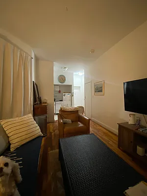 Rented by EXR | media 12