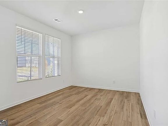 5th image of 2136 SE Boxwood Cir