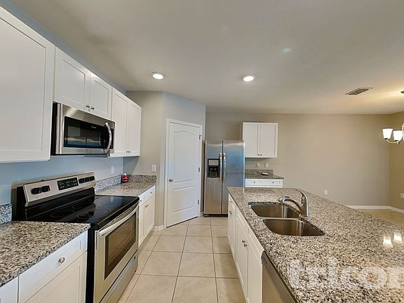 5th image of 2531 Newmark Dr