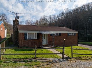 2204 Main Dr, Saint Albans, WV 25177