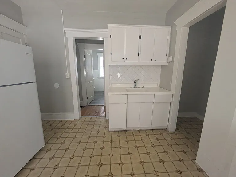 85 Hubinger St #2B — Photo 2