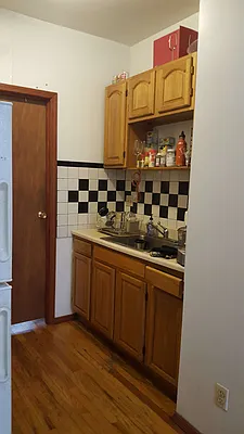 Rented by MCR Realty | media 16