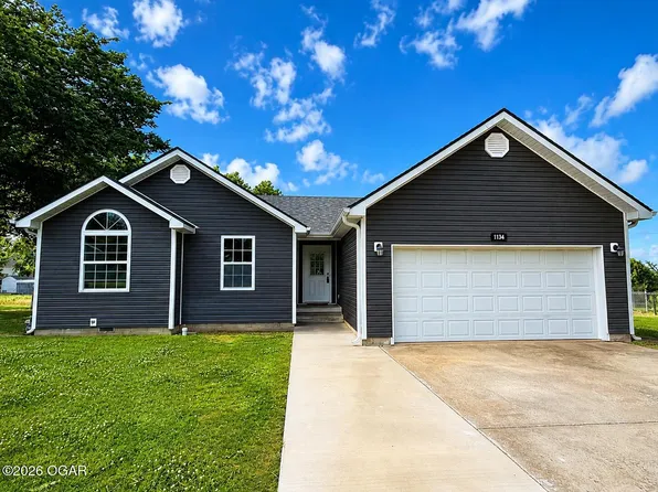 1134 Hillside Dr, Webb City, MO 64870