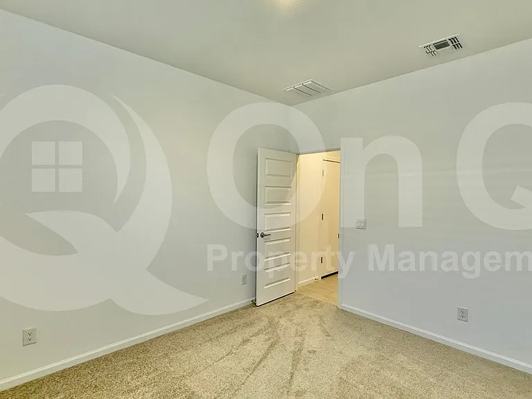 3254 N 98th Ln — Photo 6