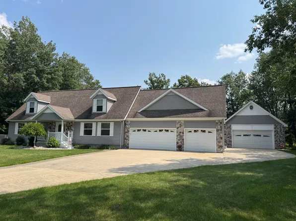 6709 Birdie Cir, Grayling, MI 49738
