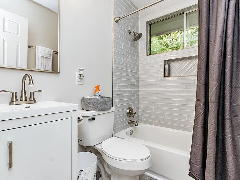 2500 Dandridge Dr — Photo 14