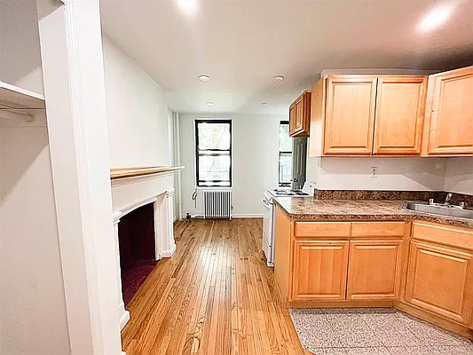 Rented by Bond New York | media 8