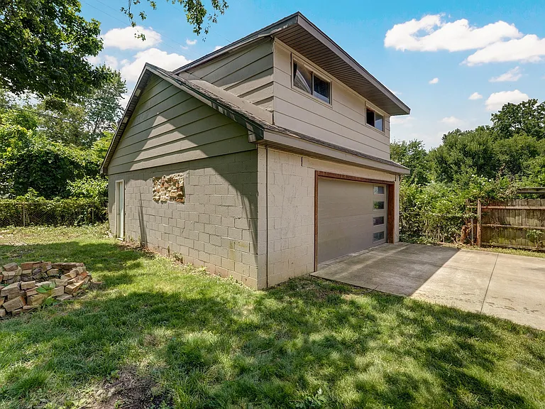 653 S Fairway Ave — Photo 29
