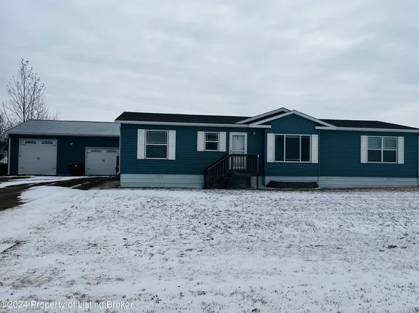 490 2nd St SW, Belfield, ND 58622