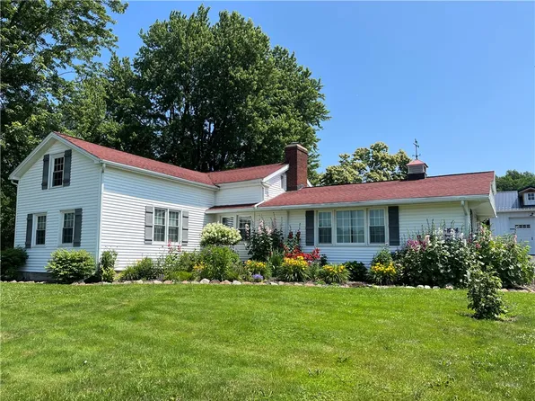 8004 W Port Bay Rd, Wolcott, NY 14590