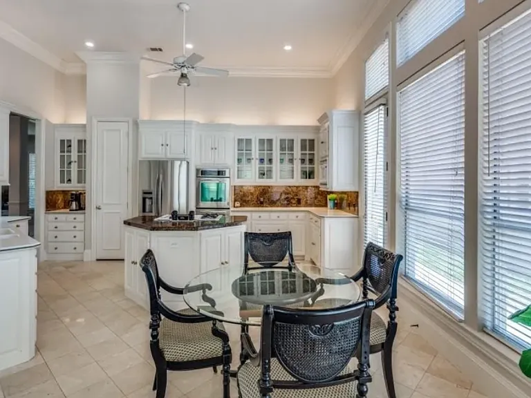 5556 Southern Hills Dr — Photo 17