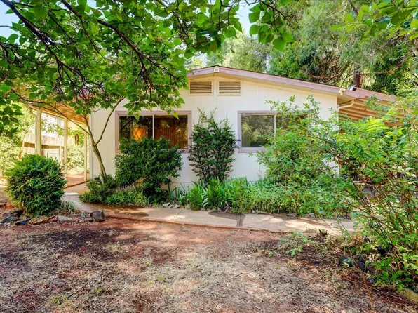 681 Brighton St, Grass Valley, CA 95945