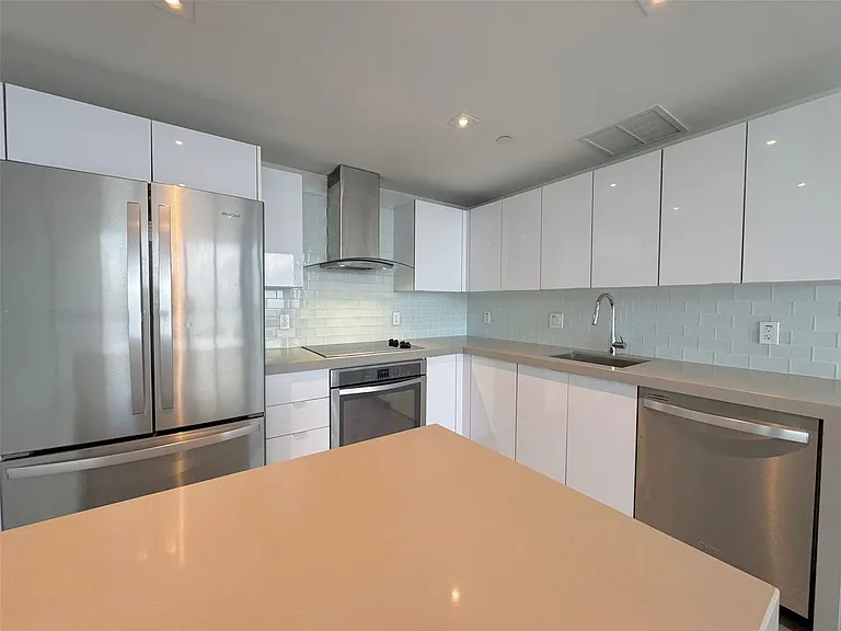 1600 NE 1st Ave #3216 — Photo 3