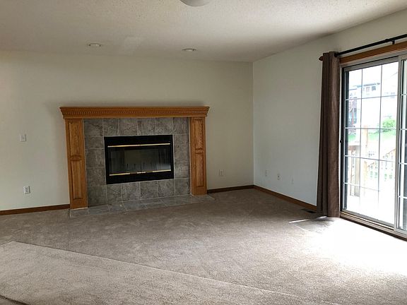 4th image of 3208 S Mark Twain Ave