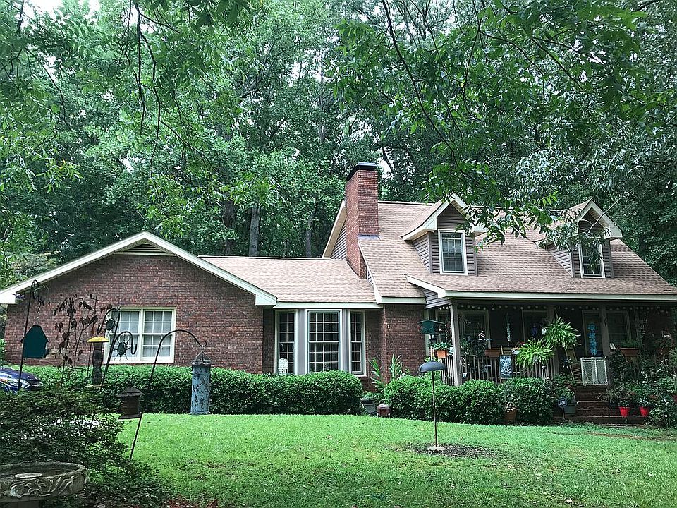 2nd image of 142 White Ln
