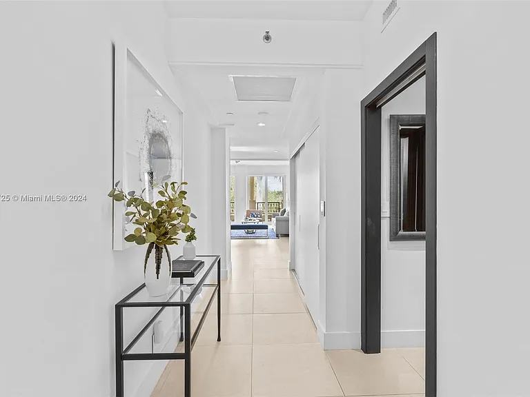 19127 Fisher Island Dr #19127 — Photo 8