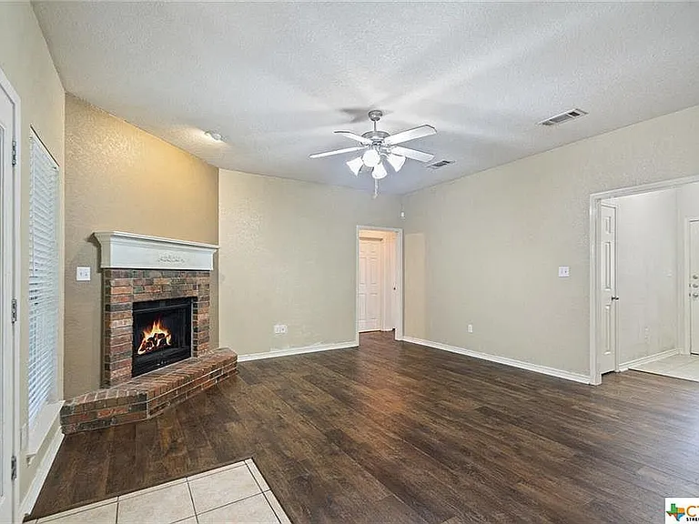 5214 Southern Crossing Dr — Photo 6