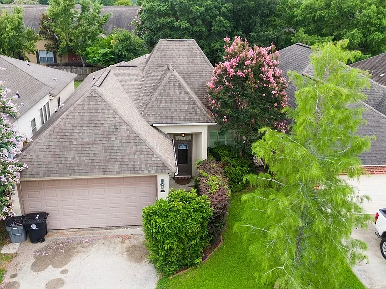 645 Summer Breeze Dr — Photo 1
