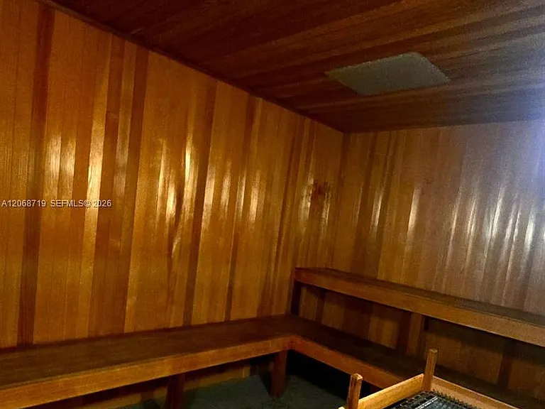 1900 N Bayshore Dr #2405 — Photo 22