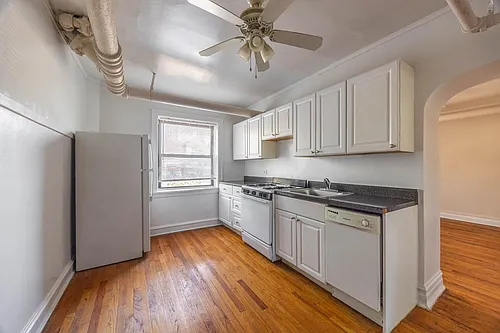 2415 W Sunnyside Ave Photo 1