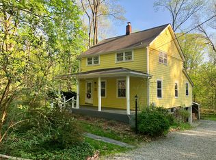 8 Combs Hollow Rd, Mendham, NJ 07945