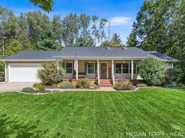 19652 Heights Circle Dr, Big Rapids, MI 49307
