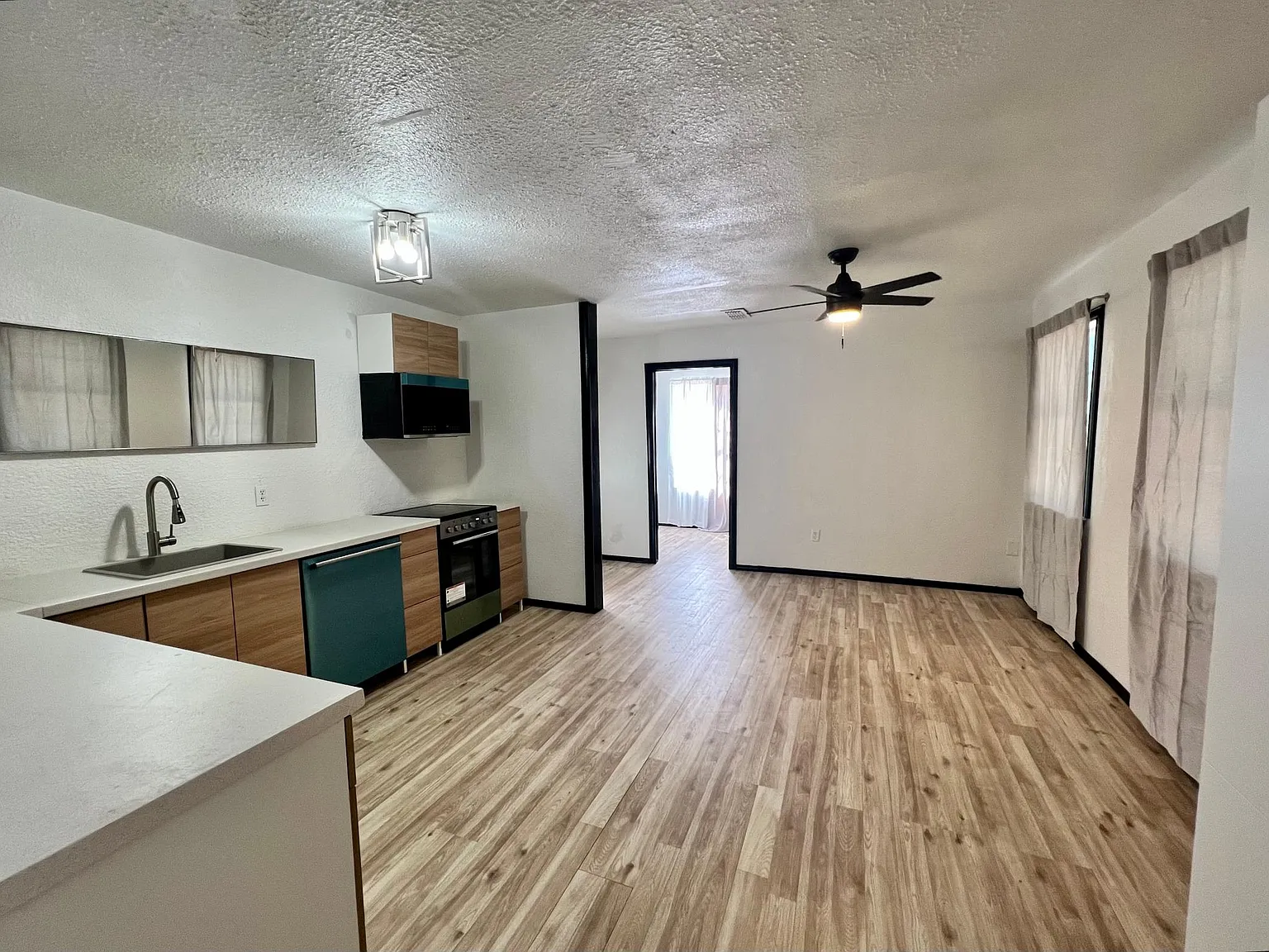 2 bed, 943 sqft, $1,450 — Photo 4