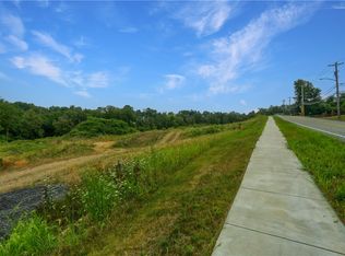 7 Beaver Grade Rd, Mc Kees Rocks, PA 15136