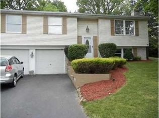 151 Penn Lear Dr, Monroeville, PA