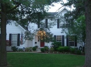 311 Crandon Dr, Saint Louis, MO 63105