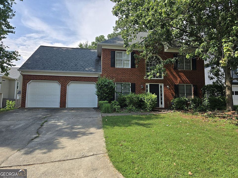1st image of 724 Jamie Way NE