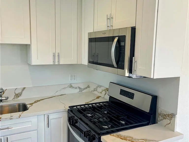 1809 S Gramercy Pl — Photo 4
