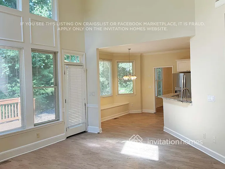 1942 Tristan Dr SE — Photo 11